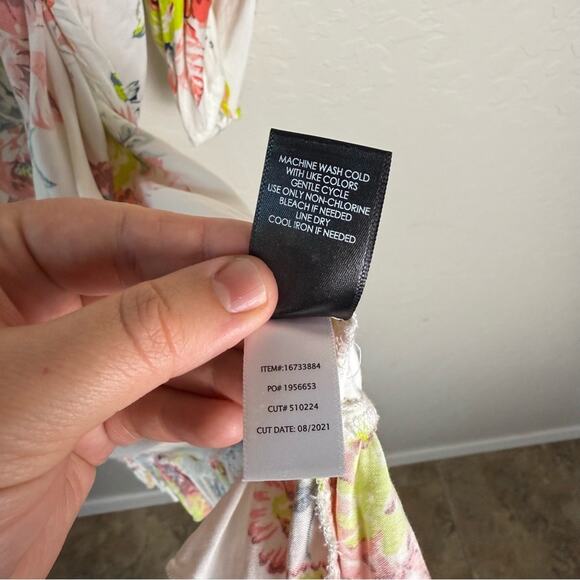Torrid Ivory Floral Ruffle Hem Kimono 2X 16733888 16733884 - Picture 14 of 15
